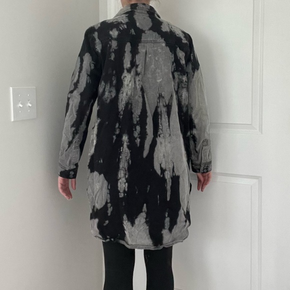 Distressed Denim Shacket - Picture 2 of 7